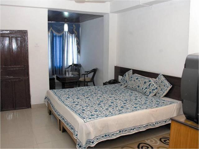 Hotel Surya Kiran Mussoorie Ruang foto